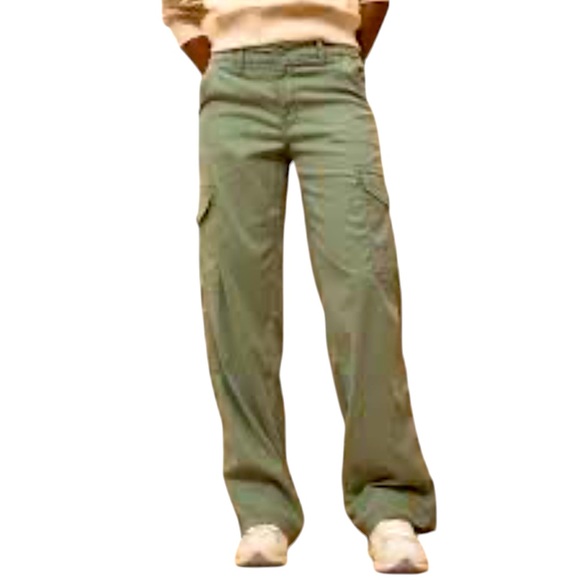 American Eagle Outfitters Pants - American Eagle Super Stretch Cargo Joggers Olive Green Women’s Size 16 in GUC